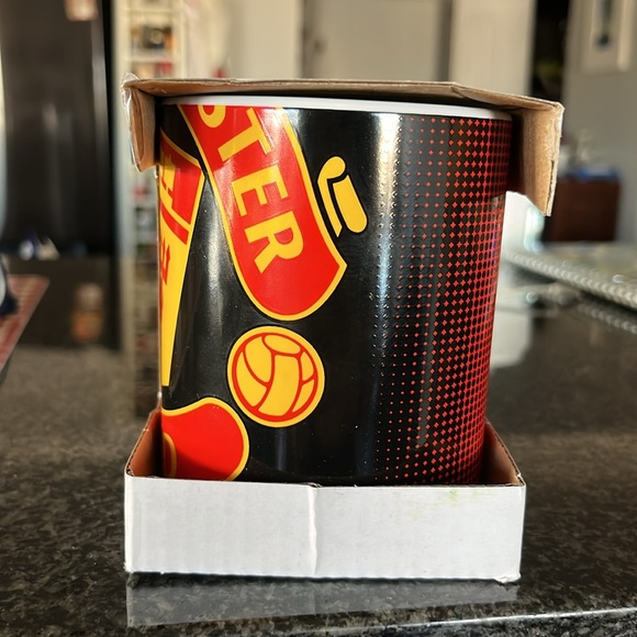 Manchester United mug. New in box - Picture 2 of 5